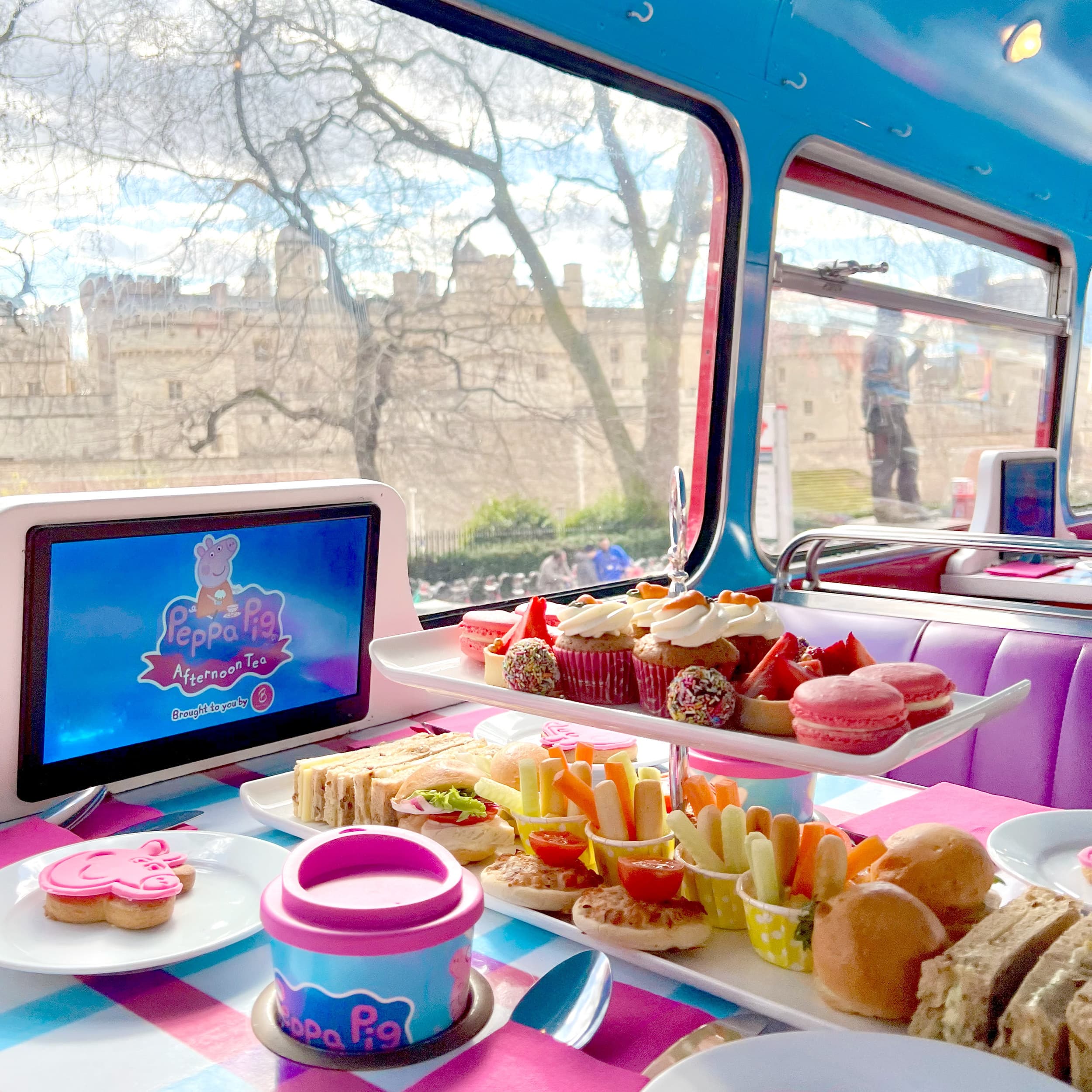 Peppa Pig Bus Tour - great for London day trips