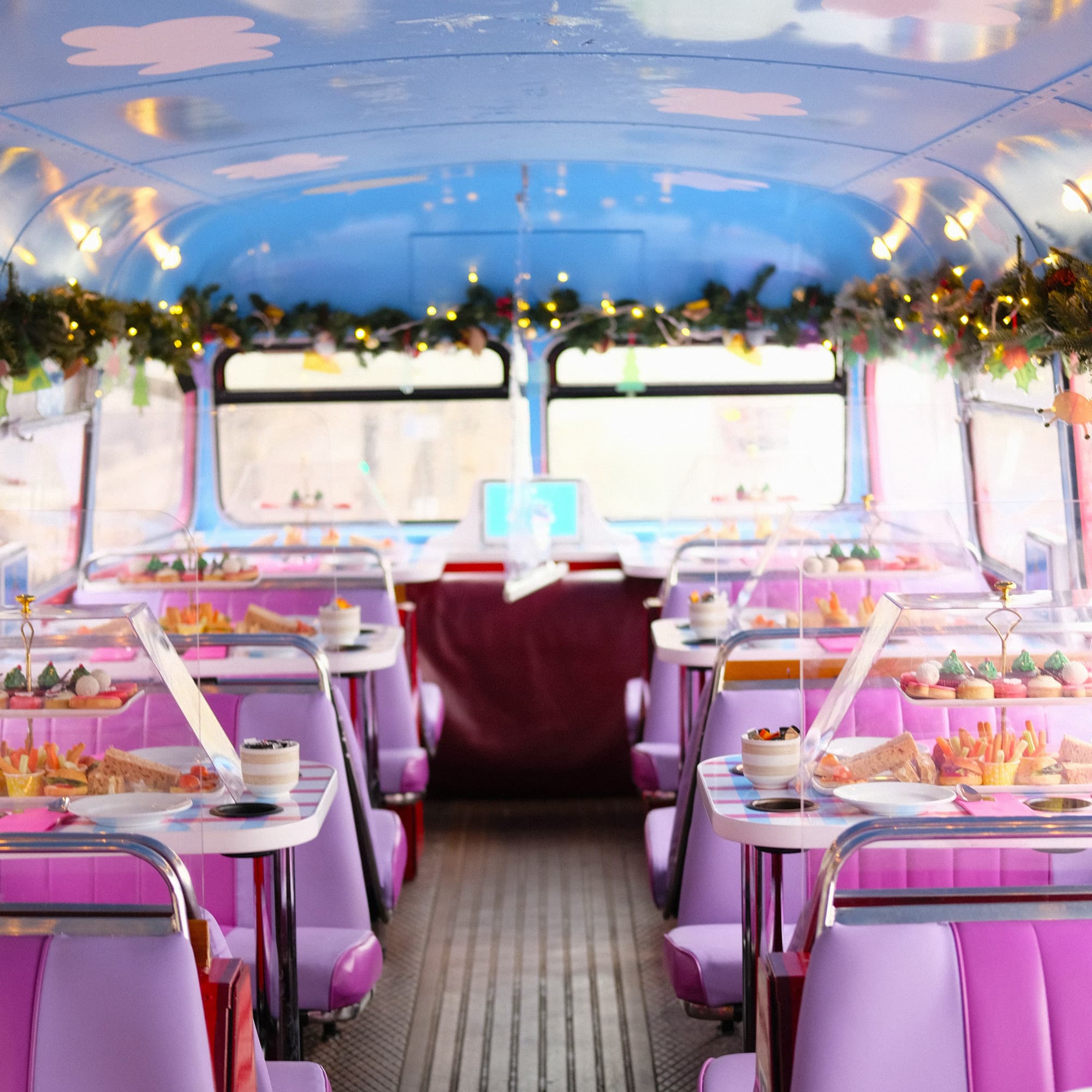 Christmas Lights Afternoon Tea Bus Tour in London: Peppa Pig