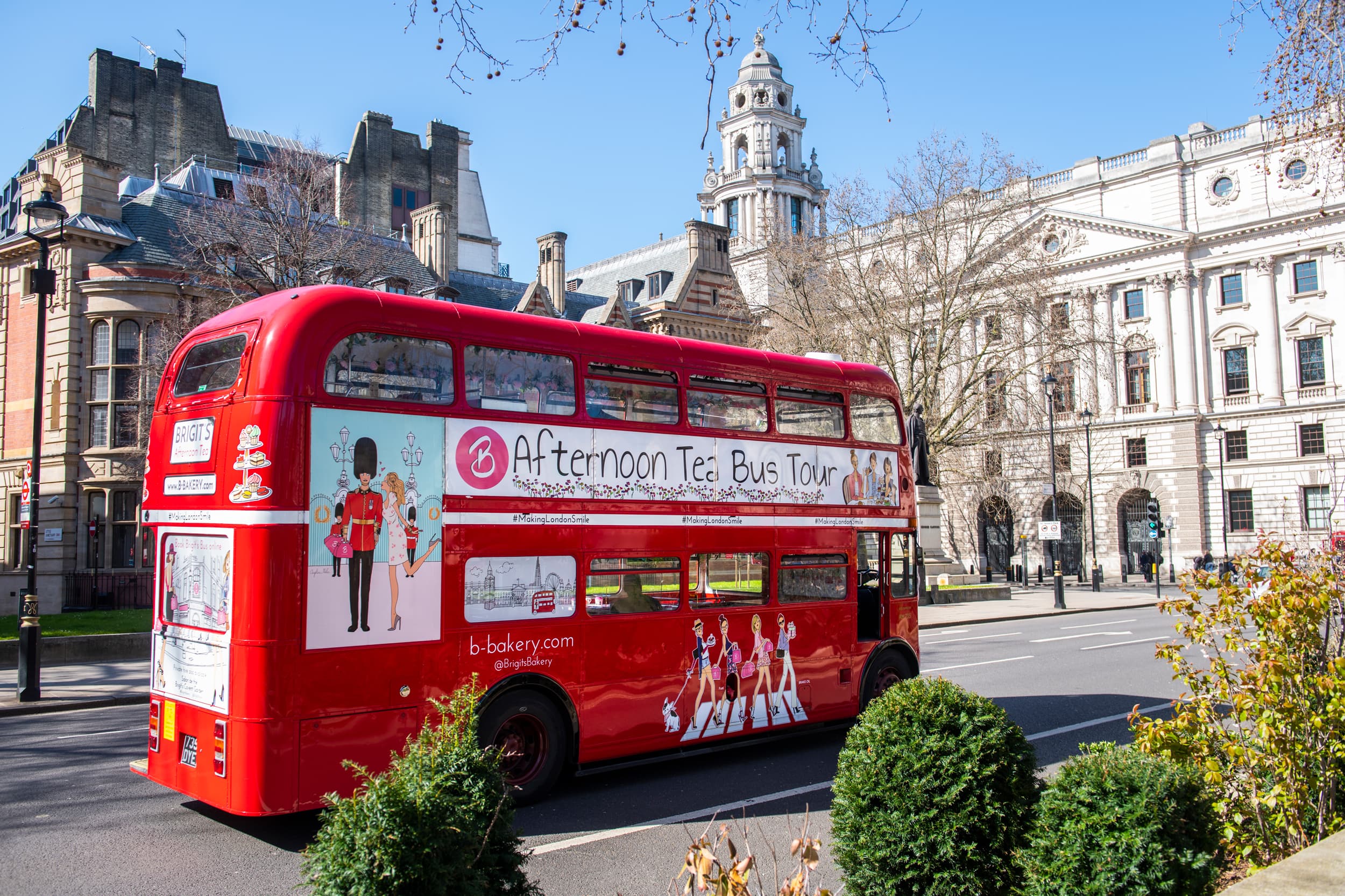 Family days out in London: Classic Afternoon Tea Bus Tour