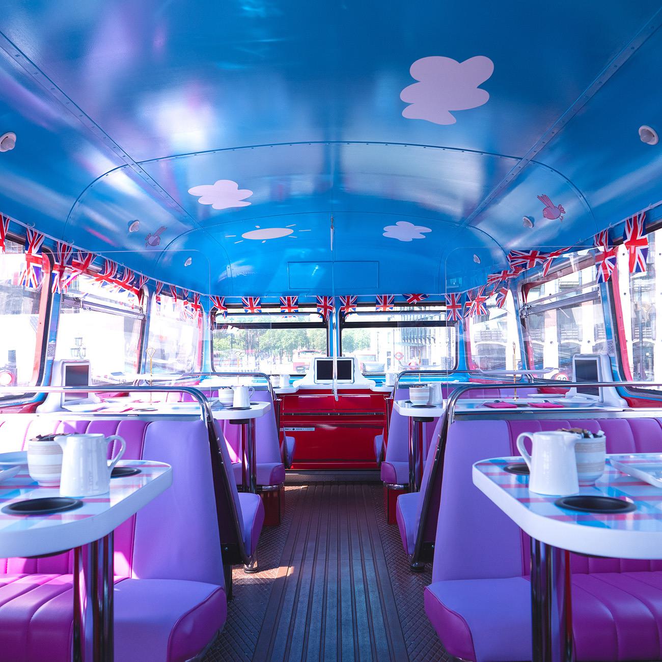 London experience gifts: Peppa Pig Afternoon Tea Bus Tour